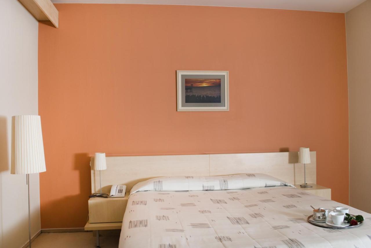 Hermis Hotel Kaunas Rum bild